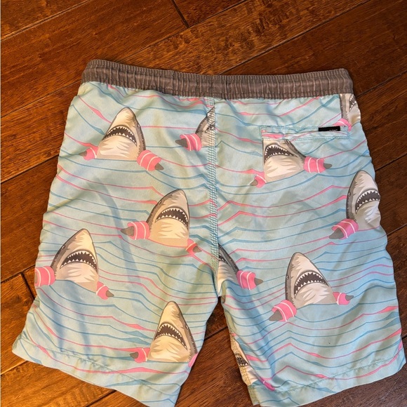 Billabong boys sz medium SHARK Print Swim Shorts - Picture 4 of 4